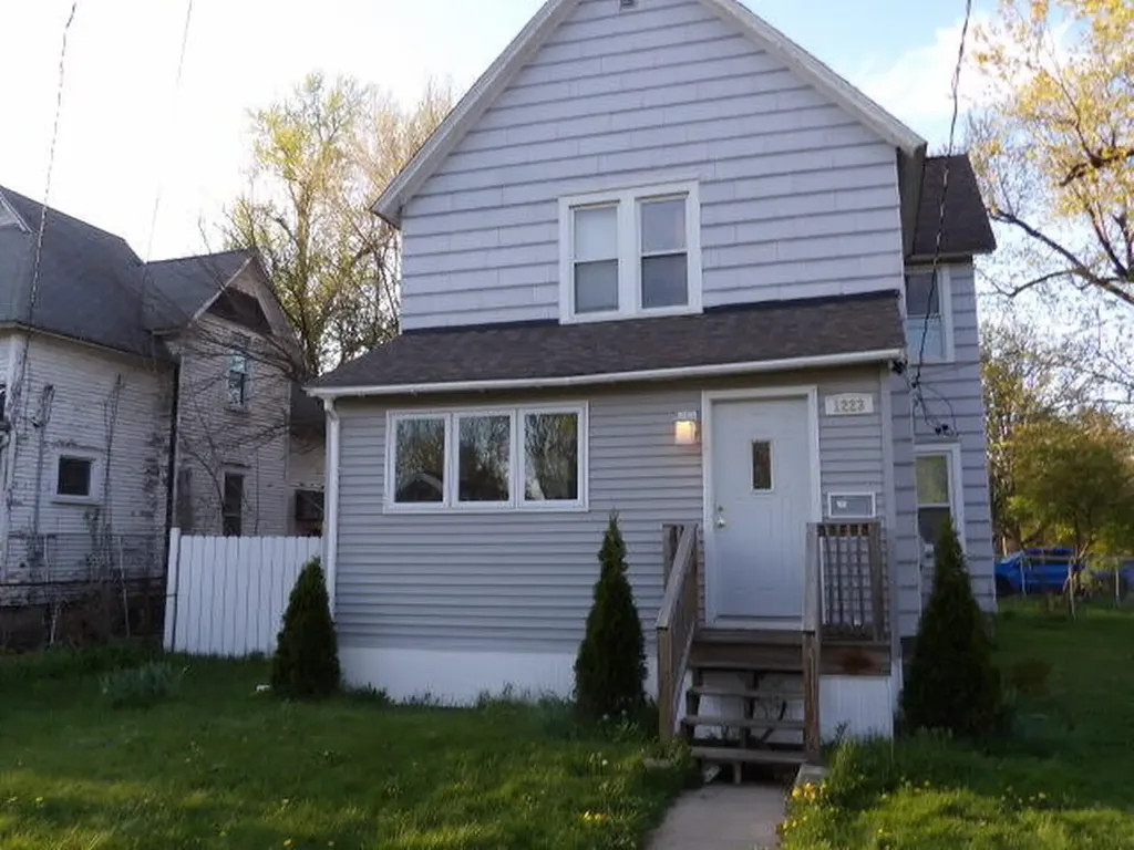 1223 Lake Street Kalamazoo City MI 49001