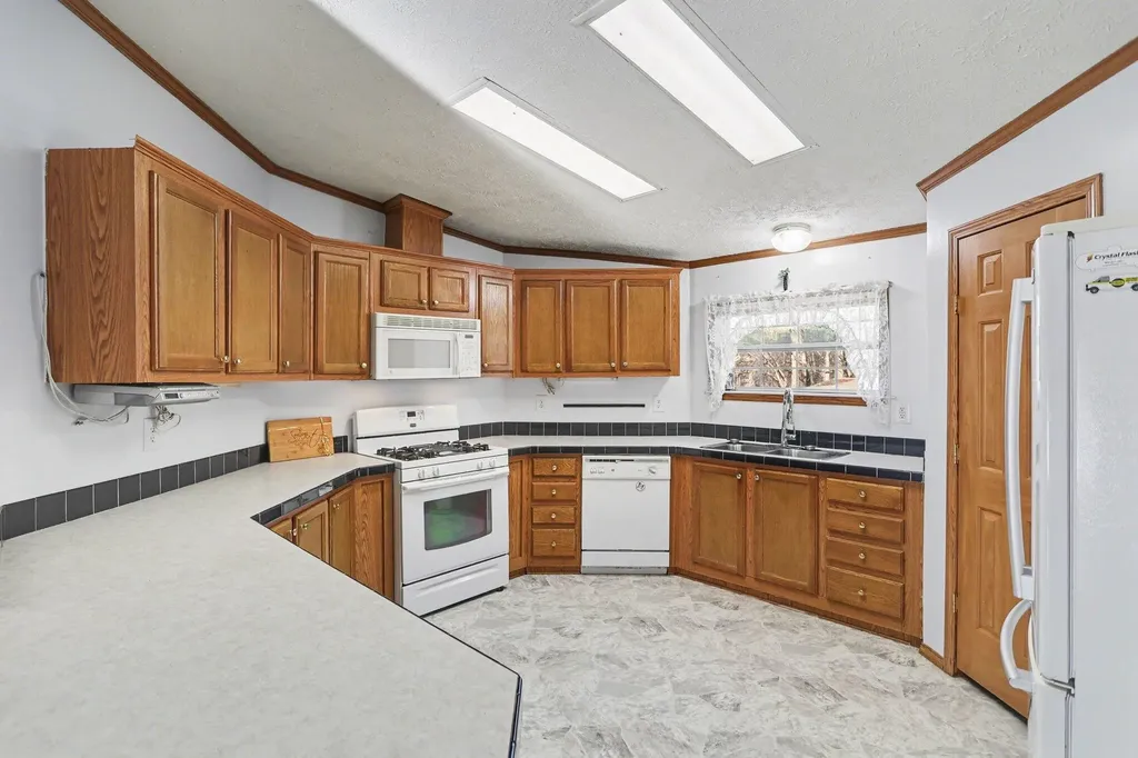 4827 W Paradise Road W Leroy Township MI 49015