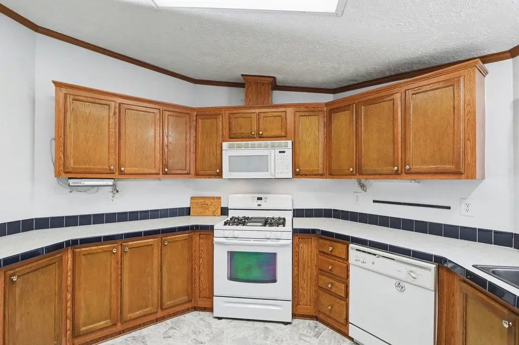 4827 W Paradise Road W Leroy Township MI 49015