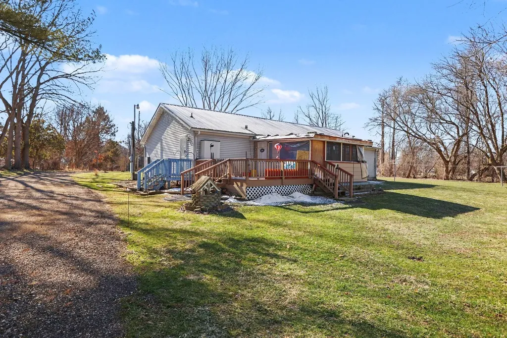 4827 W Paradise Road W Leroy Township MI 49015