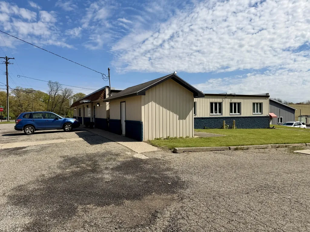 510 E Columbia Avenue Emmett Charter Township MI 49014