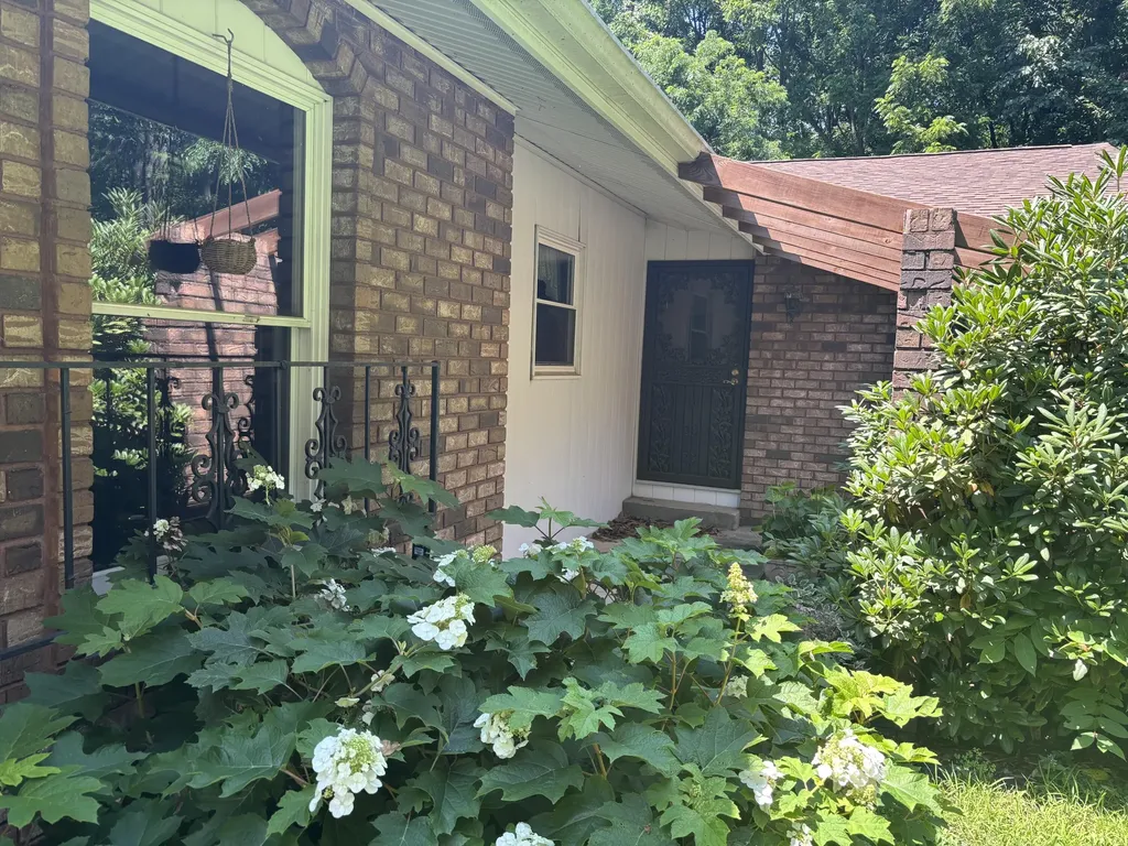 21421 Swafford Road Pennfield Charter Township MI 49017