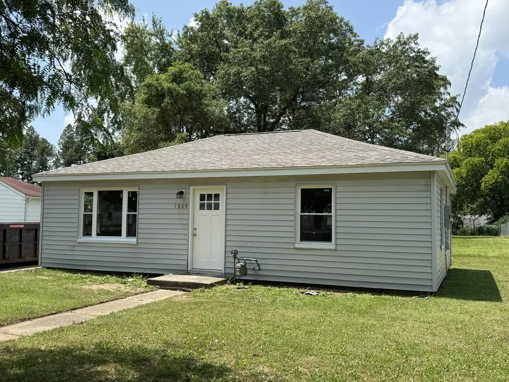 1009 N Mingo Street Albion City MI 49224