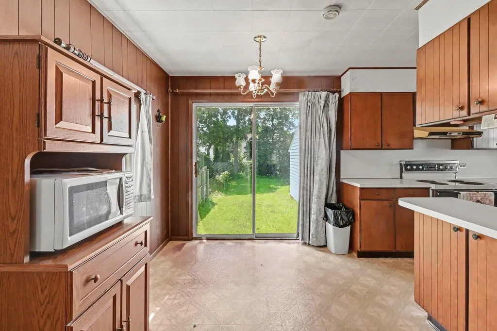 815 N Francis Avenue Lansing City MI 48912