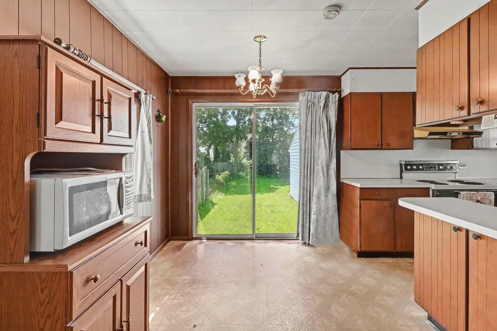 815 N Francis Avenue Lansing City MI 48912