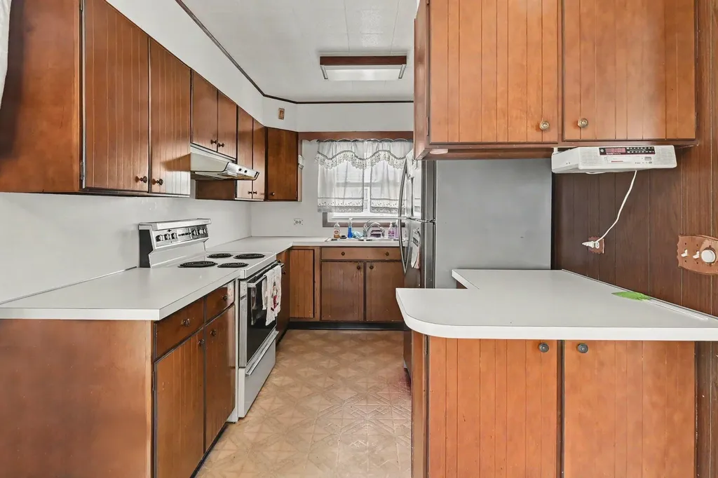815 N Francis Avenue Lansing City MI 48912