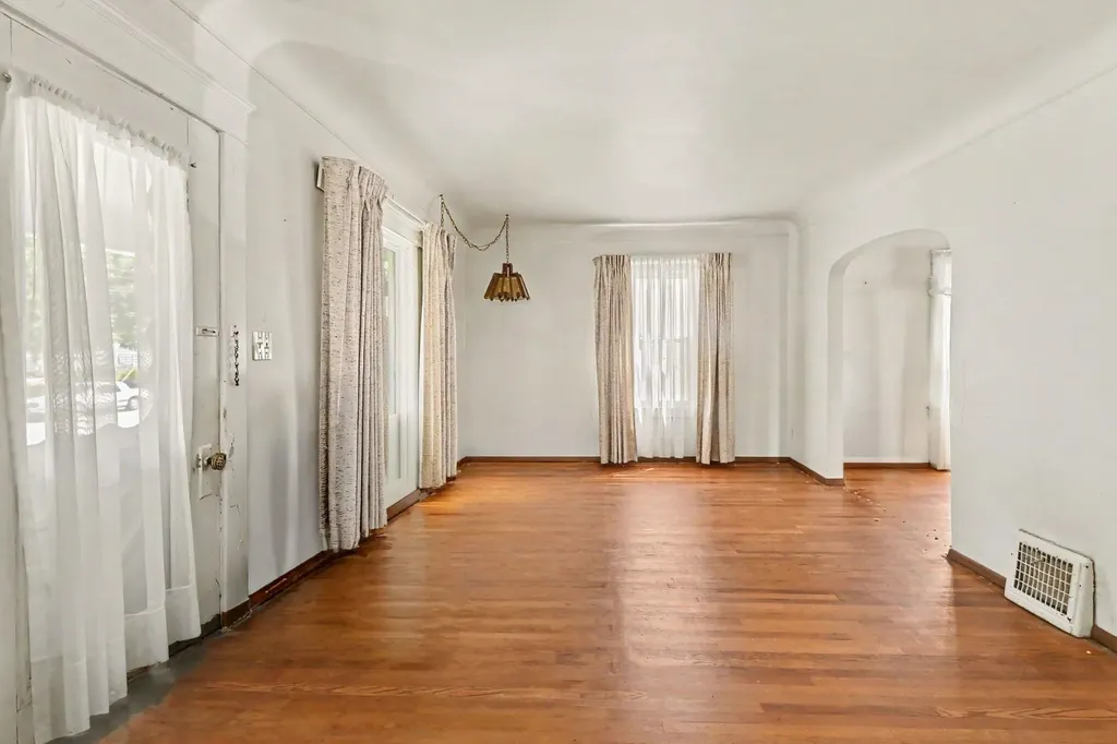 815 N Francis Avenue Lansing City MI 48912