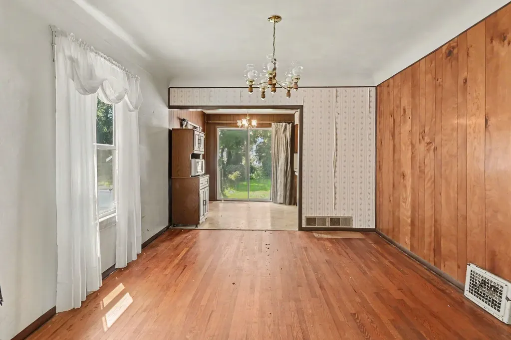 815 N Francis Avenue Lansing City MI 48912