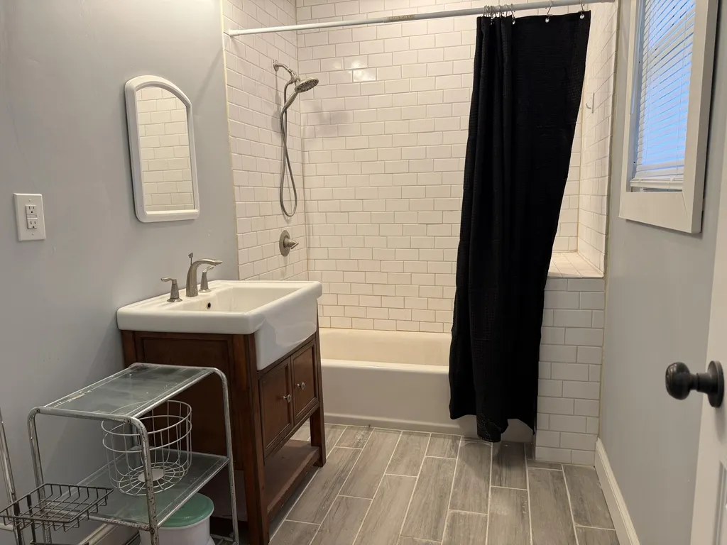 409 E Porter Street Albion City MI 49224