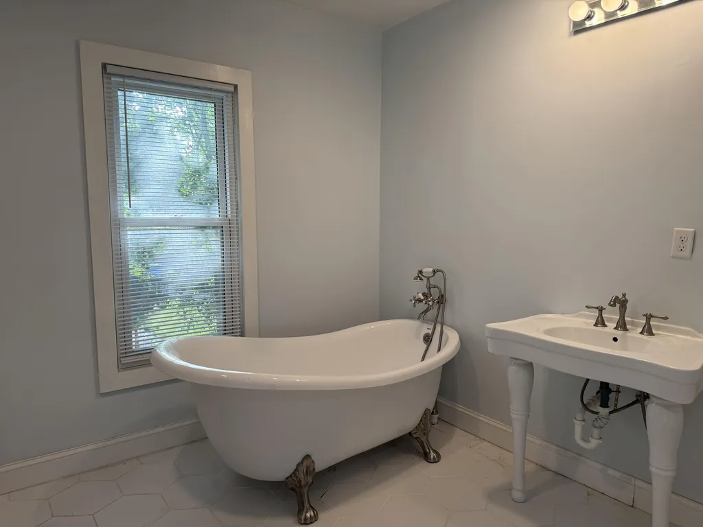 409 E Porter Street Albion City MI 49224