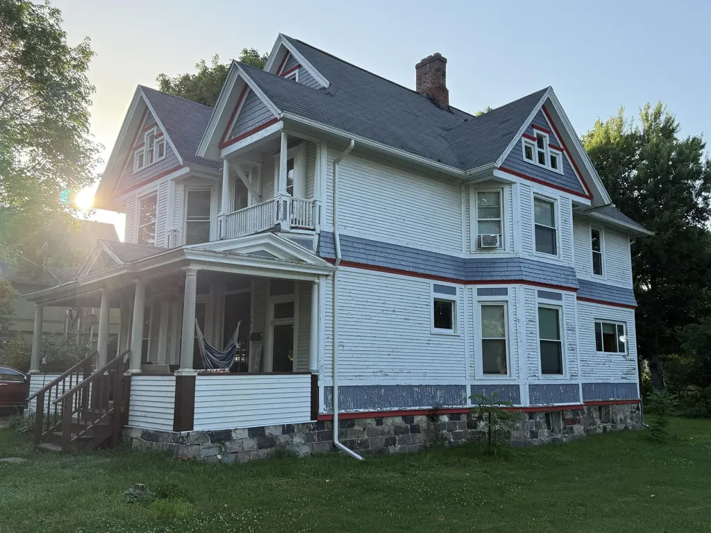 409 E Porter Street Albion City MI 49224