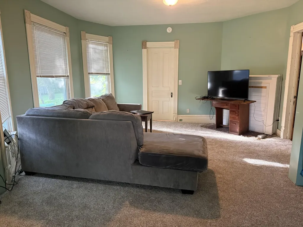 409 E Porter Street Albion City MI 49224