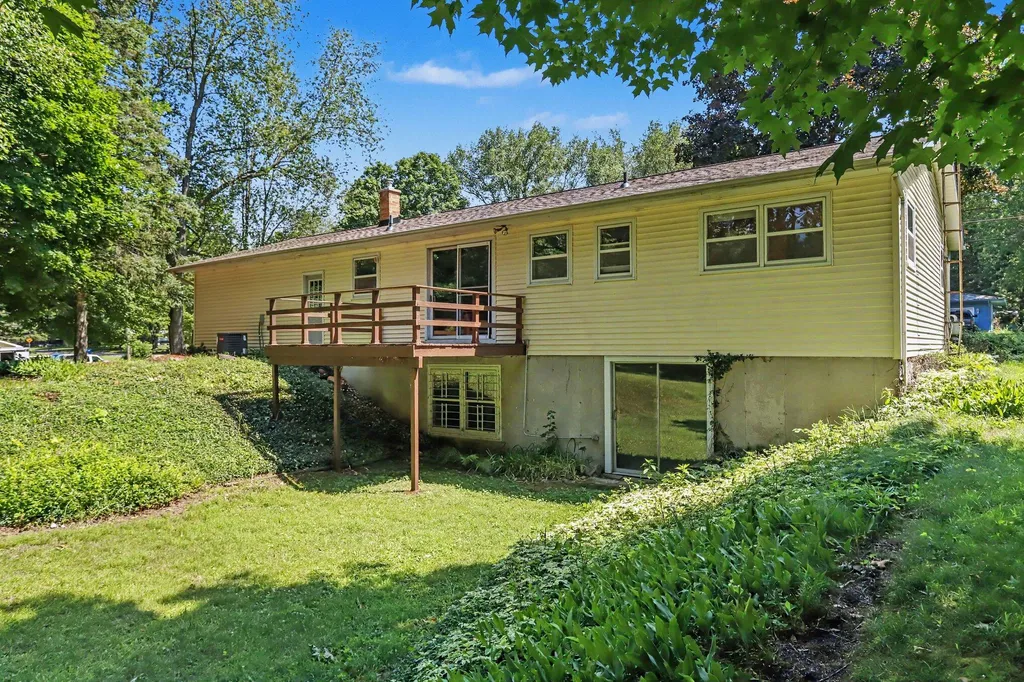 205 Highfield Road Marshall Township MI 49068