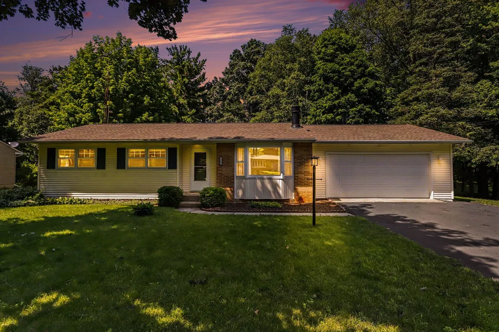 205 Highfield Road Marshall Township MI 49068