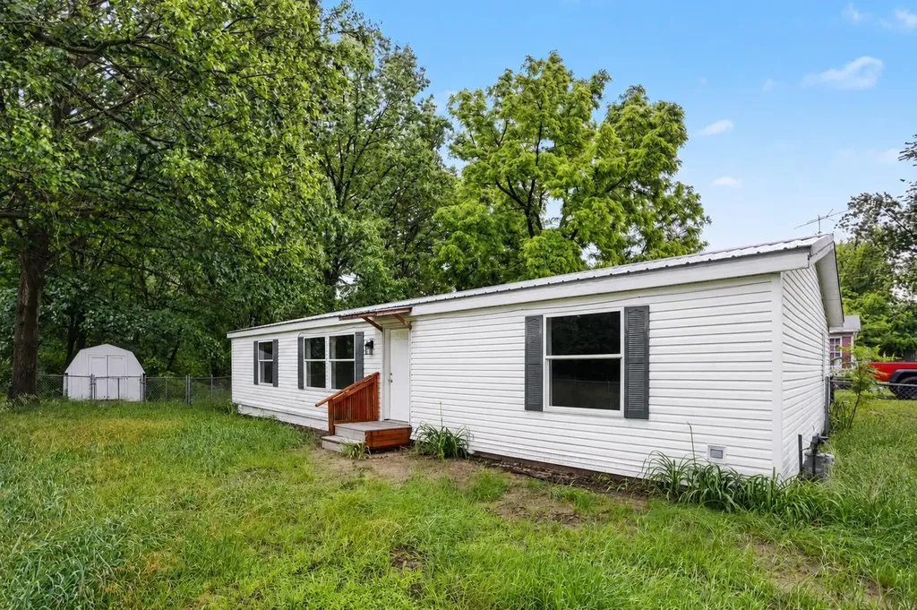 144 Peck Street Emmett Charter Township MI 49014