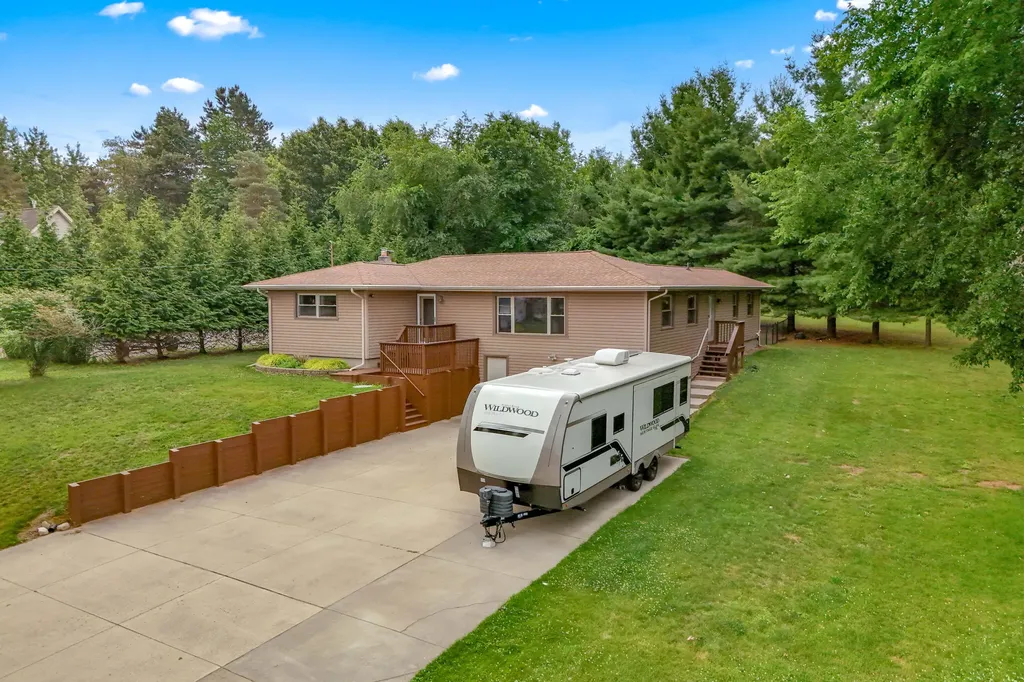 11971 Bradley Drive Somerset Township MI 49249