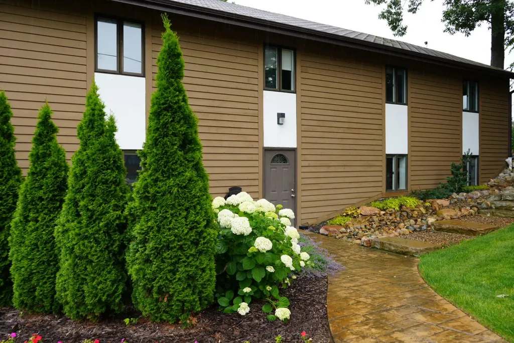 332 E Columbia Avenue E Battle Creek City MI 49015