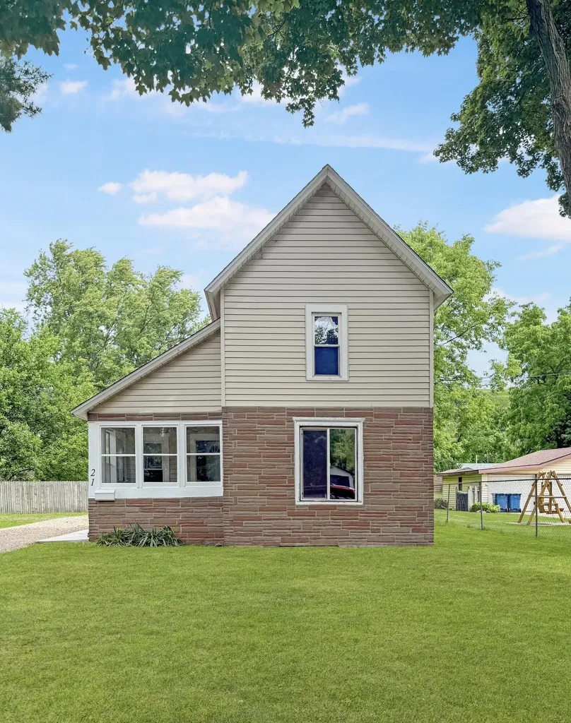 21 E Willard Avenue E Battle Creek City MI 49037