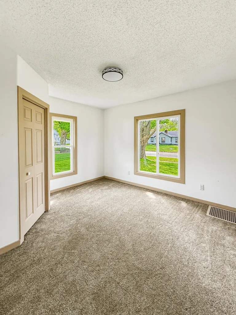 21 E Willard Avenue E Battle Creek City MI 49037