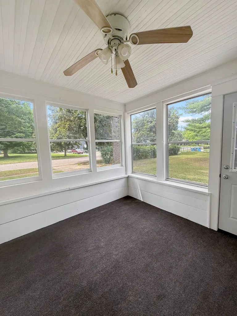 21 E Willard Avenue E Battle Creek City MI 49037