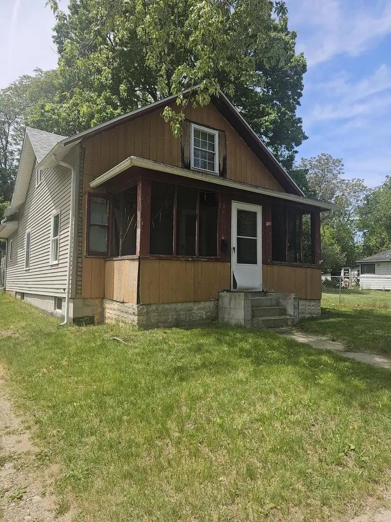 907 N Albion Street Albion City MI 49224