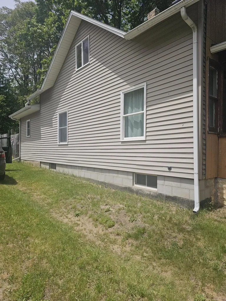 907 N Albion Street Albion City MI 49224