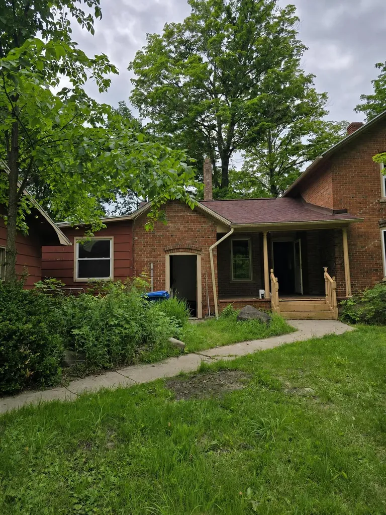 8733 S Cochran Avenue Charlotte City MI 49076