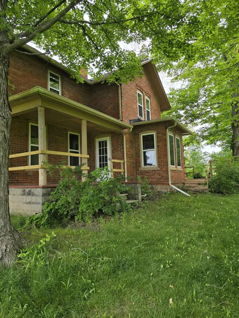 8733 S Cochran Avenue Charlotte City MI 49076