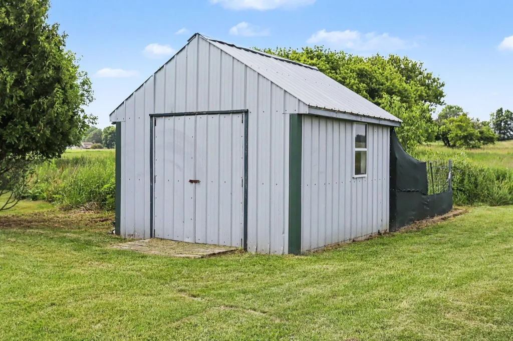 6253 Mills Highway Eaton Rapids Township MI 48827