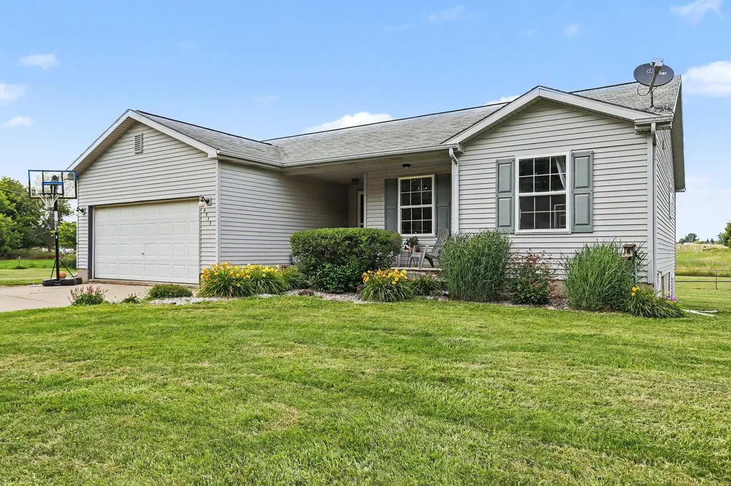 6253 Mills Highway Eaton Rapids Township MI 48827