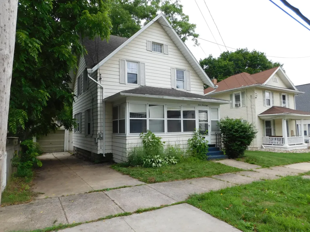 1238 3rd Street Jackson City MI 49203
