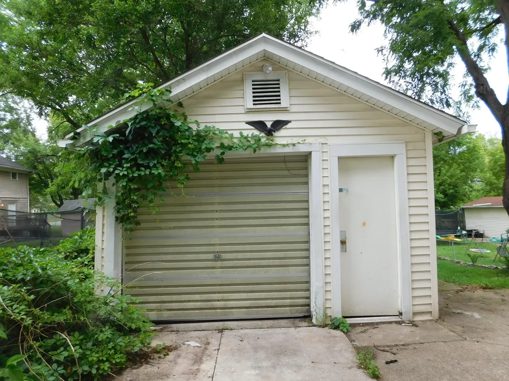 1238 3rd Street Jackson City MI 49203