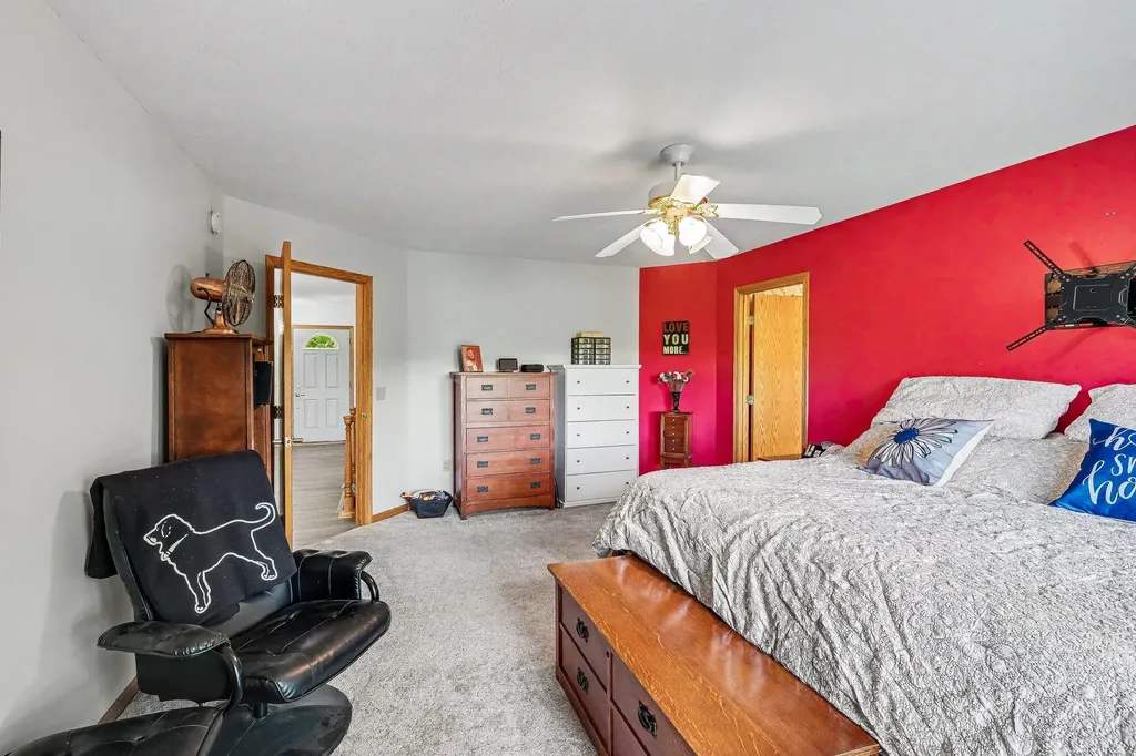 10835 Red Oak Ridge Reynolds Township MI 49329