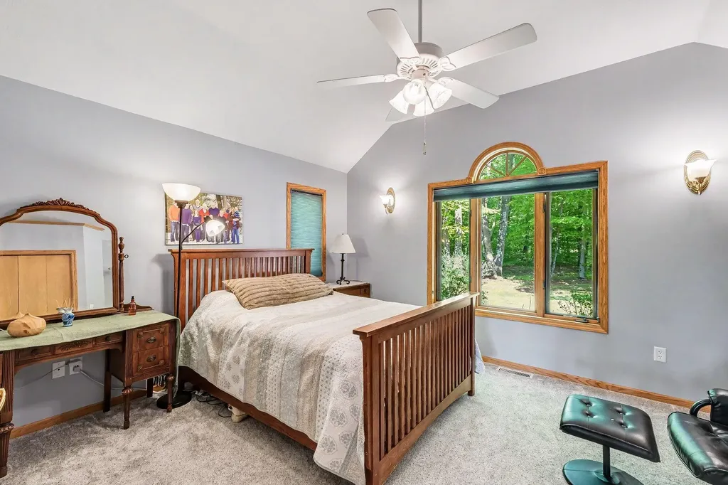 10835 Red Oak Ridge Reynolds Township MI 49329
