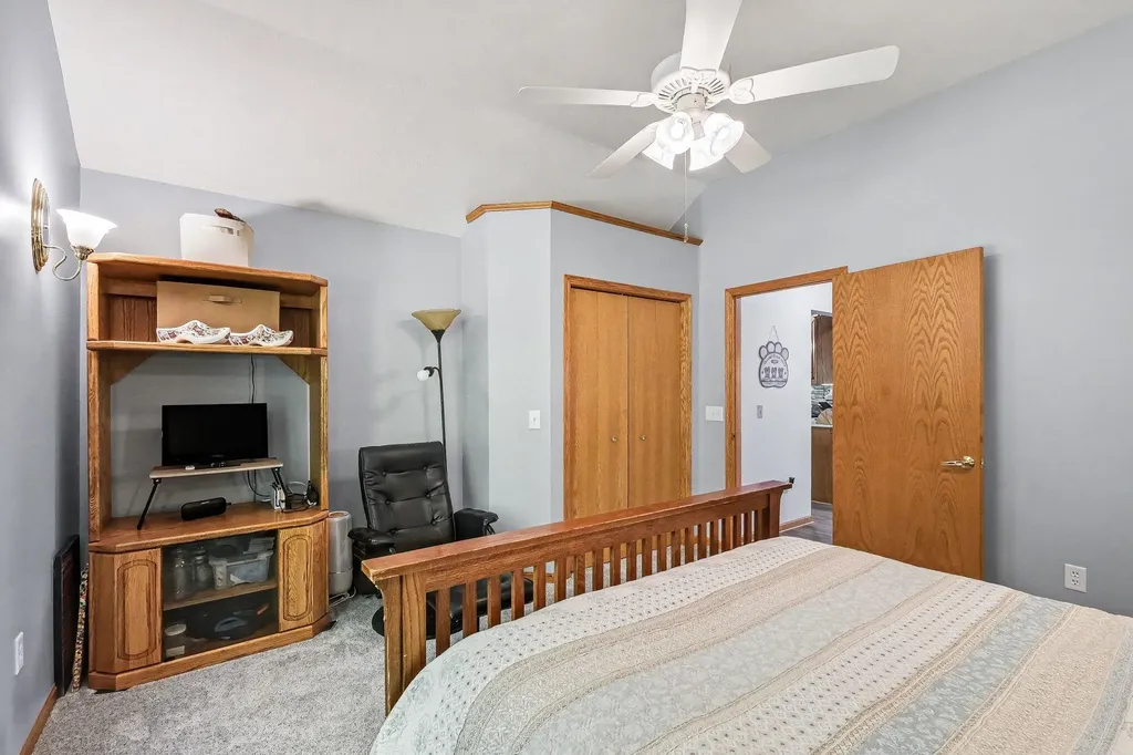 10835 Red Oak Ridge Reynolds Township MI 49329