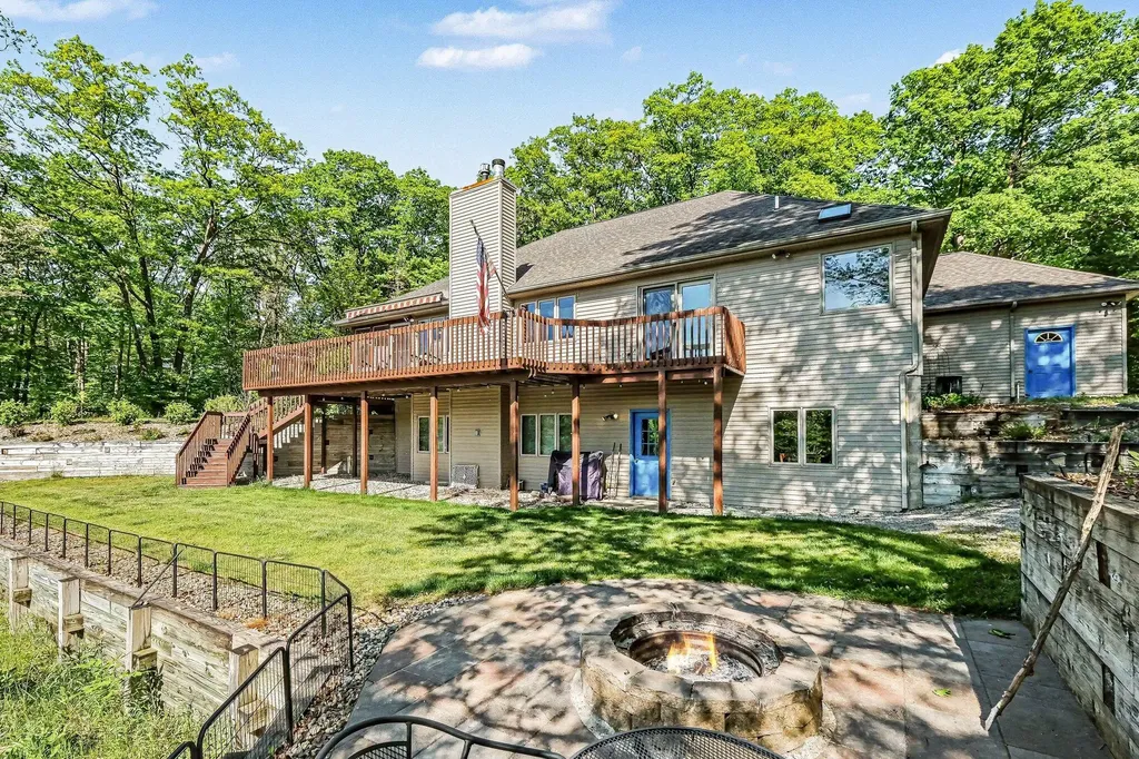 10835 Red Oak Ridge Reynolds Township MI 49329