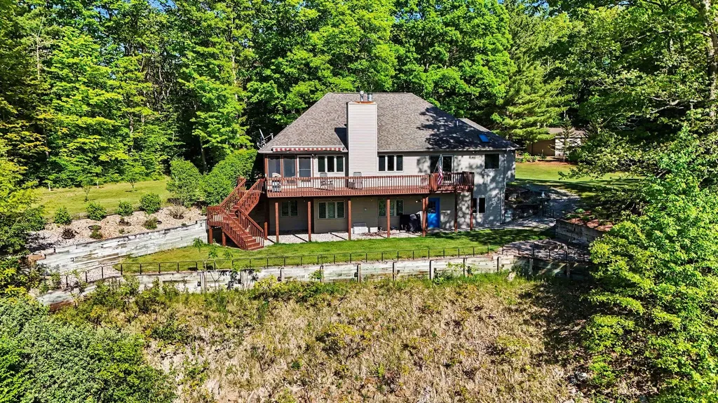 10835 Red Oak Ridge Reynolds Township MI 49329