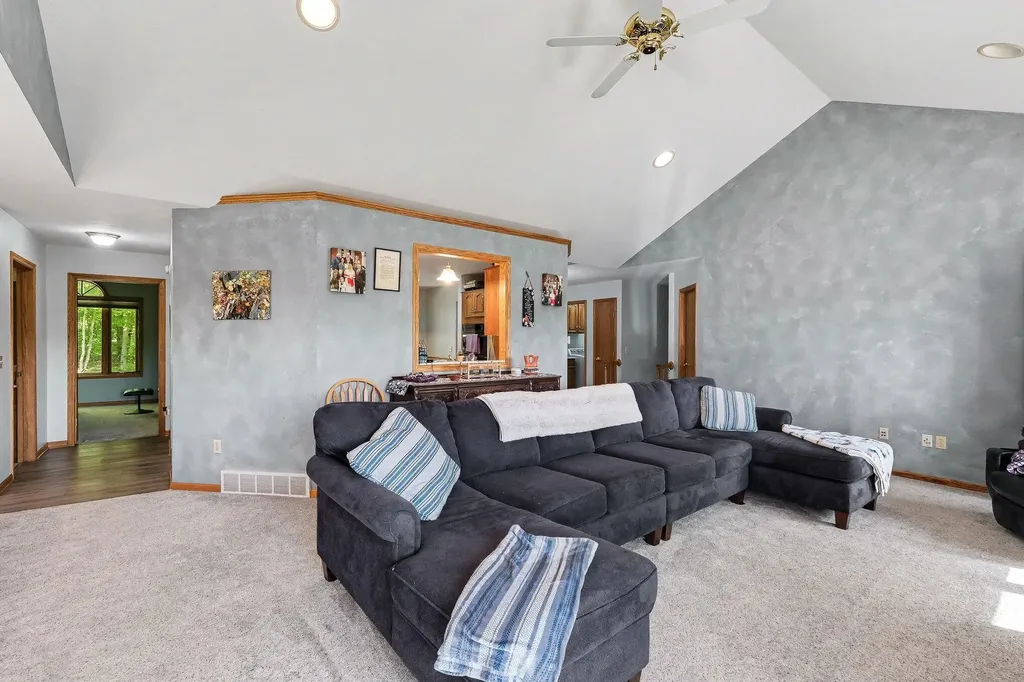 10835 Red Oak Ridge Reynolds Township MI 49329