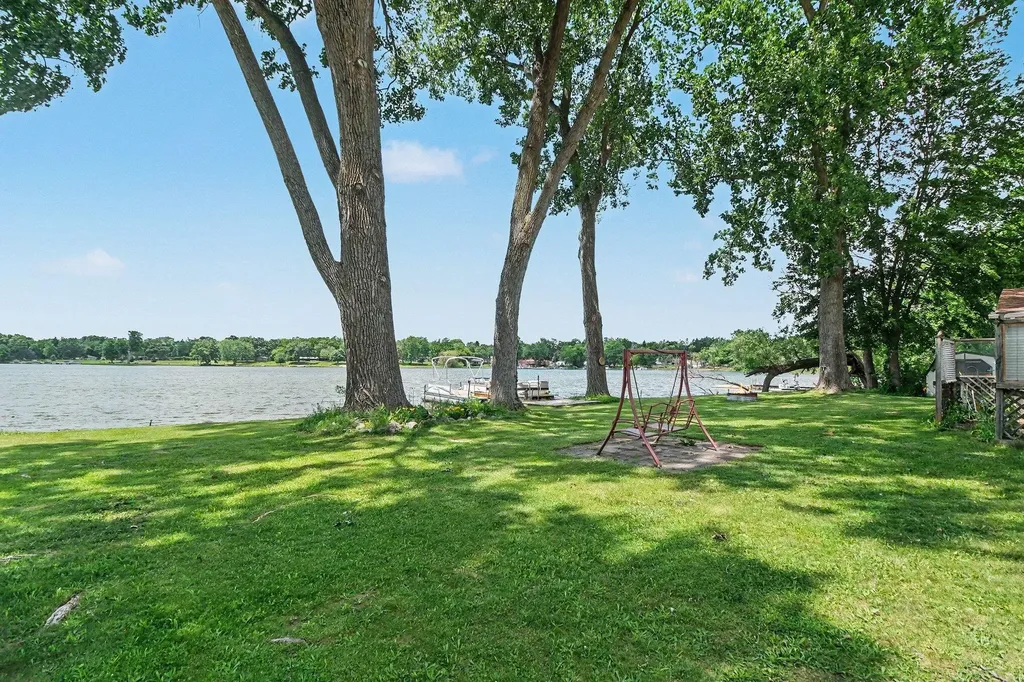 5131 Elizabeth Lake Road Waterford Charter Township MI 48327