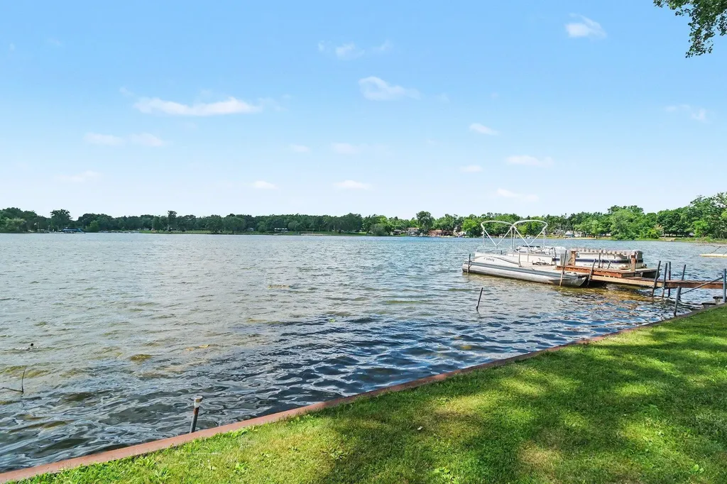 5131 Elizabeth Lake Road Waterford Charter Township MI 48327