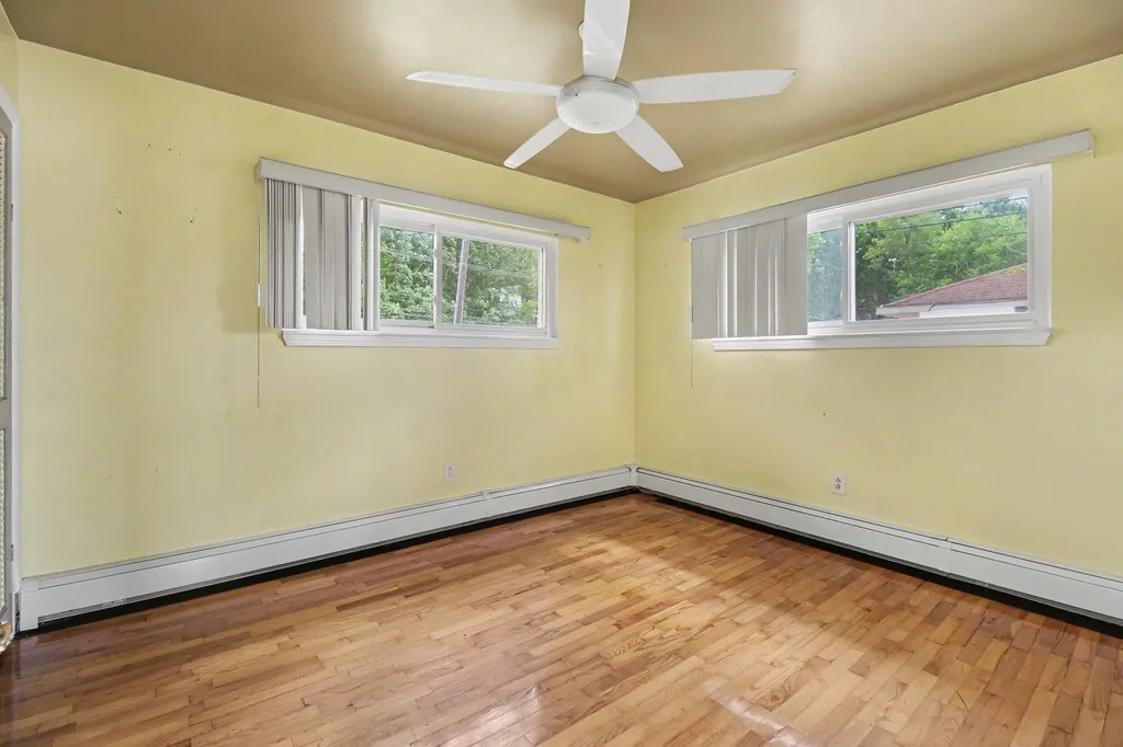 5131 Elizabeth Lake Road Waterford Charter Township MI 48327