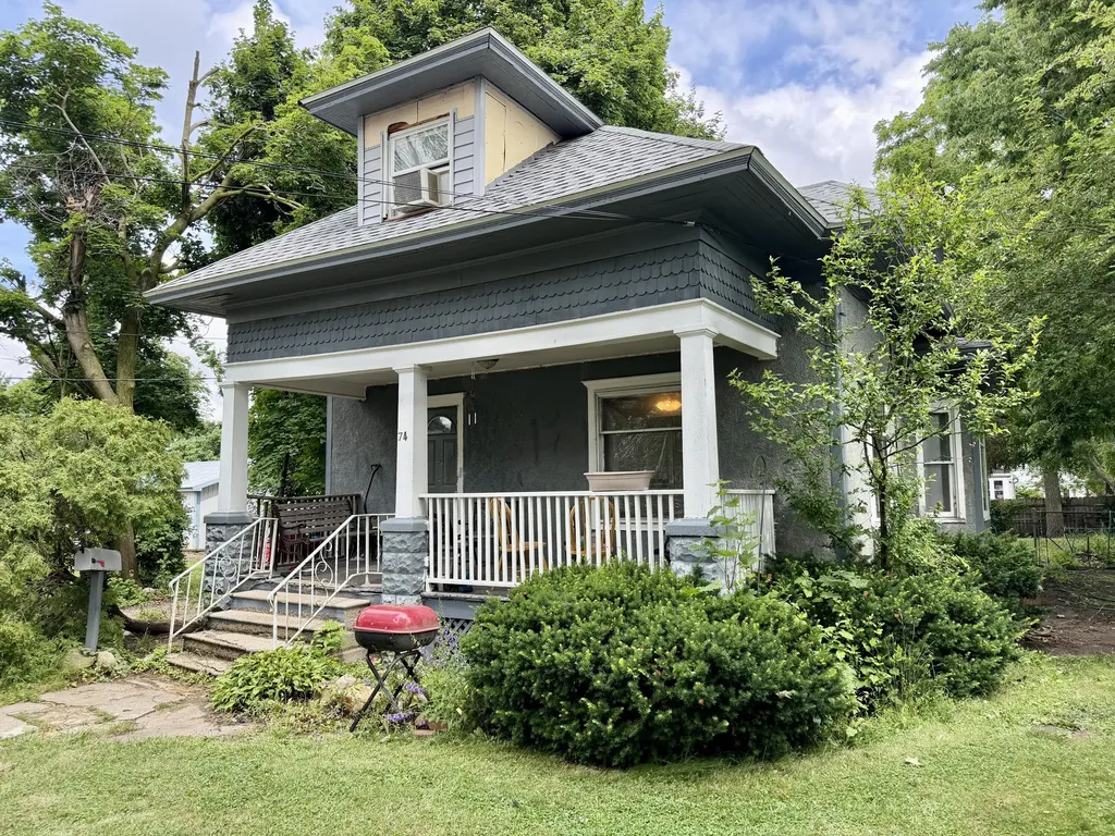 74 W Bidwell Street W Battle Creek City MI 49015