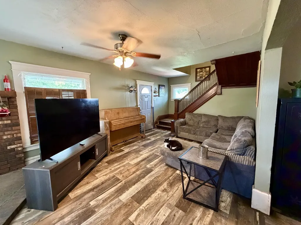 74 W Bidwell Street W Battle Creek City MI 49015