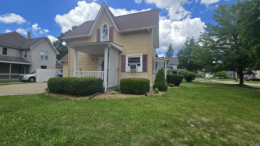 301 N Sheldon Street Charlotte City MI 48813