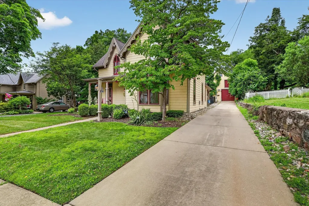 347 N Madison Street Marshall City MI 49068