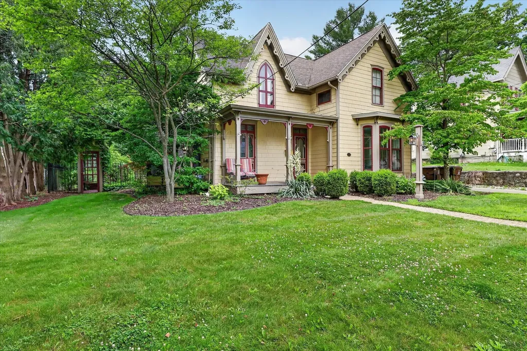 347 N Madison Street Marshall City MI 49068