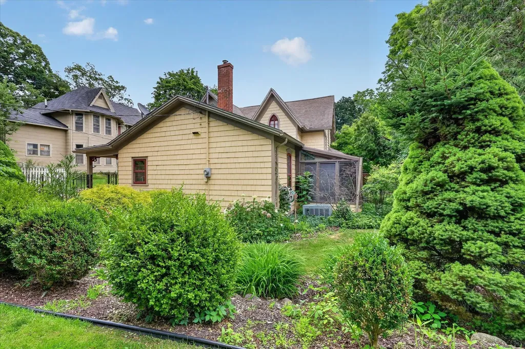 347 N Madison Street Marshall City MI 49068