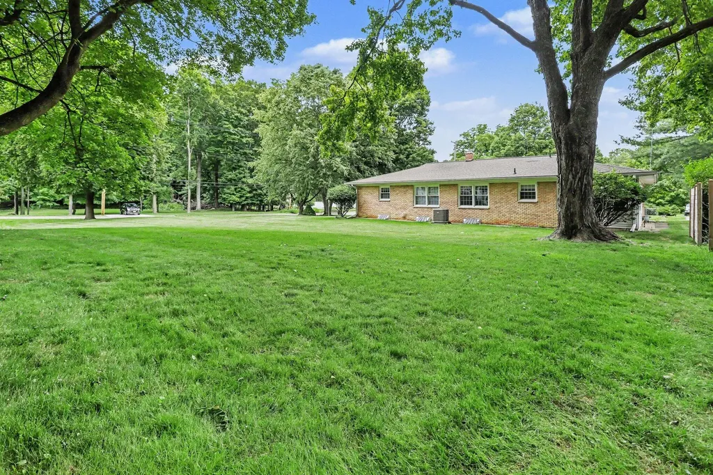 611 N Liberty Street Marshall City MI 49068