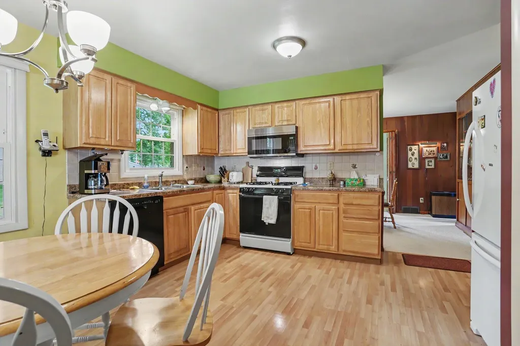 611 N Liberty Street Marshall City MI 49068