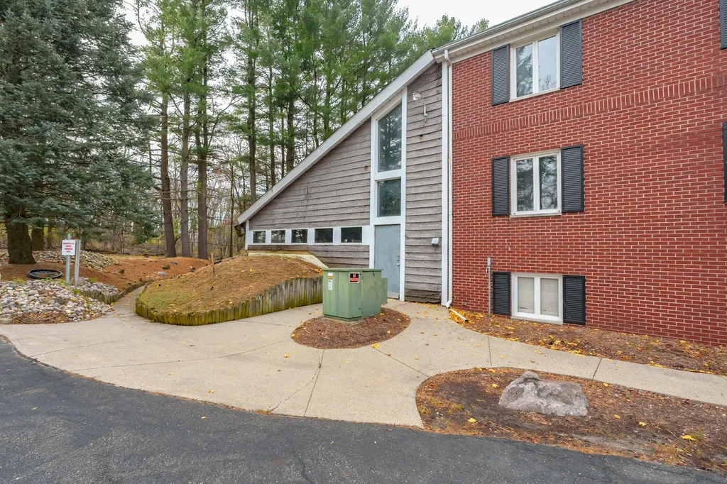 561 Garrison Road Pennfield Charter Township MI 49017